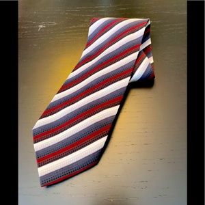 Di Moggio hand-made silk tie.